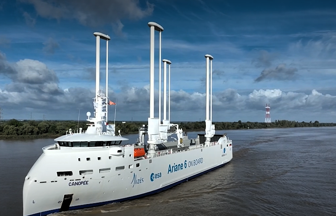 Hybride schip op reis in de Noordzee - de Canopèe en haar missie